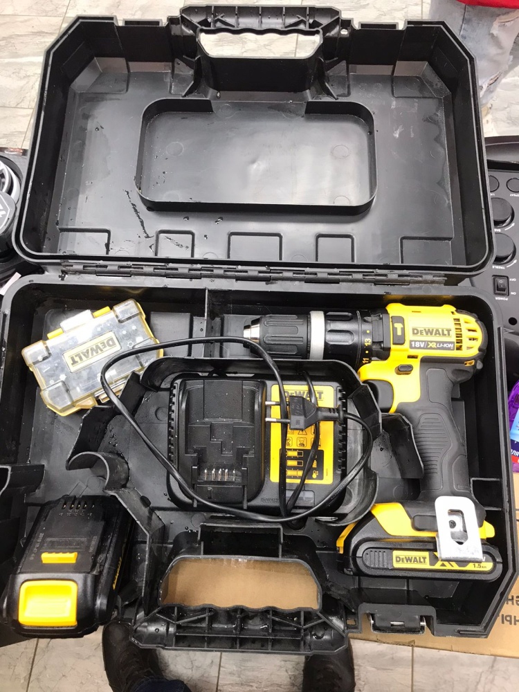 Шуруповерт dewalt dcd 785c2