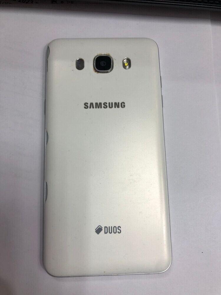 Смартфон Samsung J7 2016