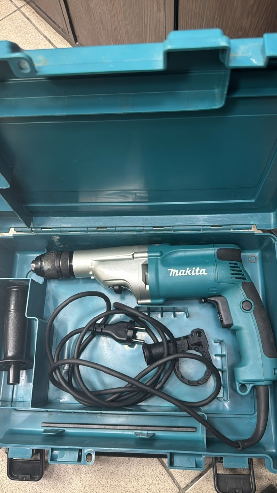 Дрель Makita HP2051