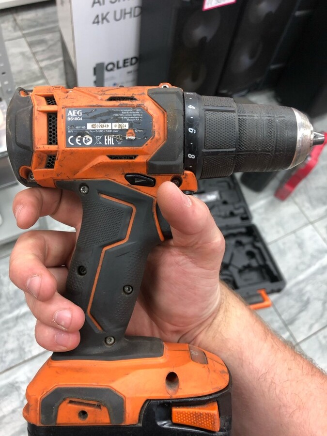 Шуруповерт aeg