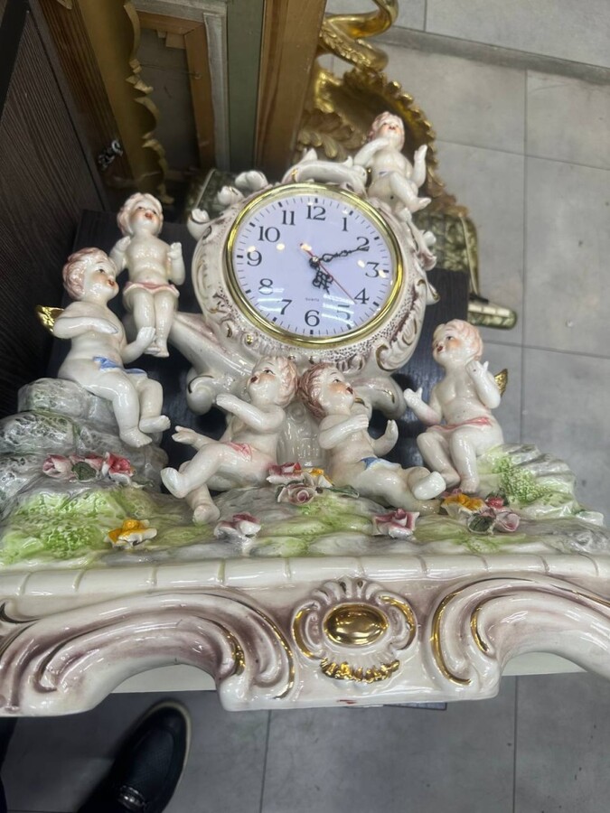 Настольные часы с ангелами