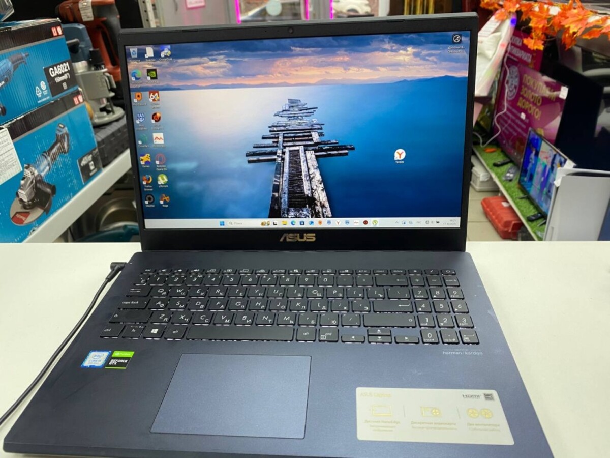 Ноутбук ASUS F571gt