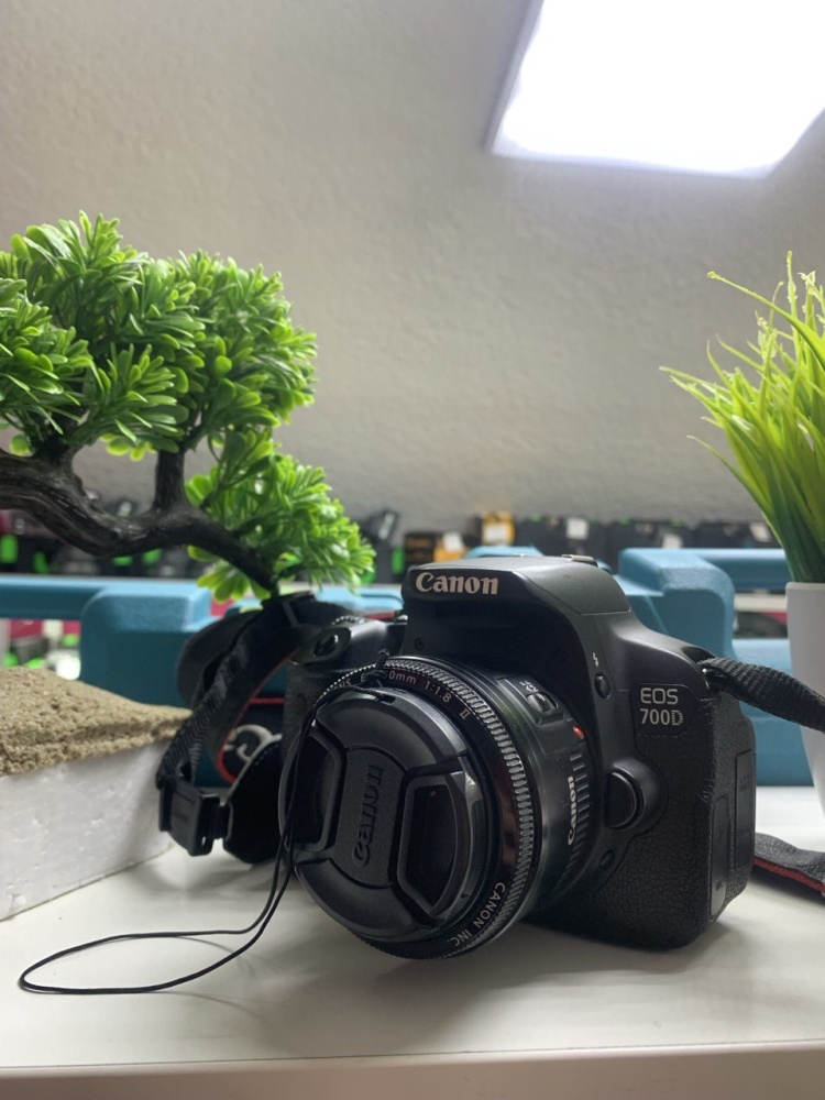 Фотоаппарат Canon eos 700D