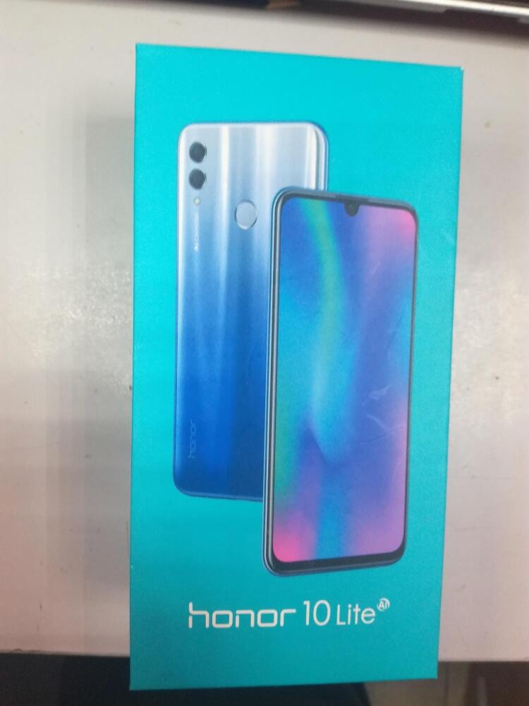 Смартфон Honor 10 Lite