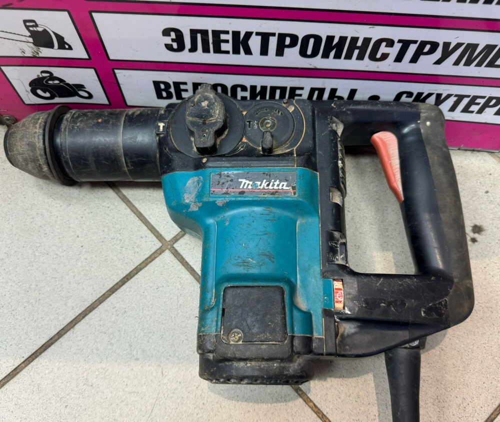 Перфоратор Makita HR3000C