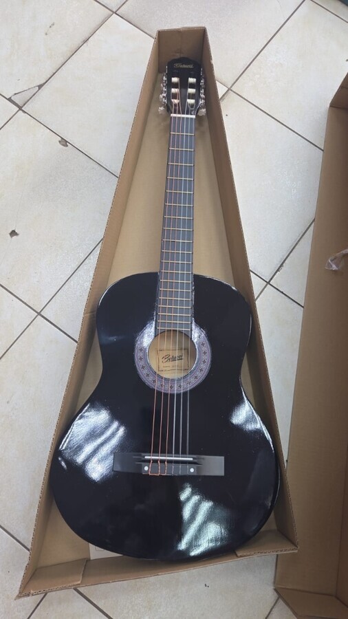 Гитара Belucci 3905