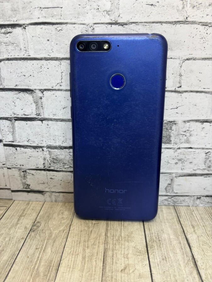 Смартфон Honor 7C 3/32
