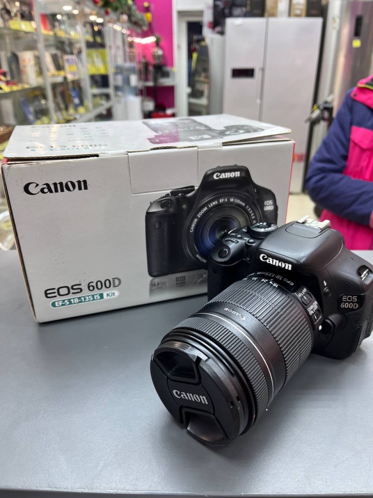Фотоаппарат Canon 600d