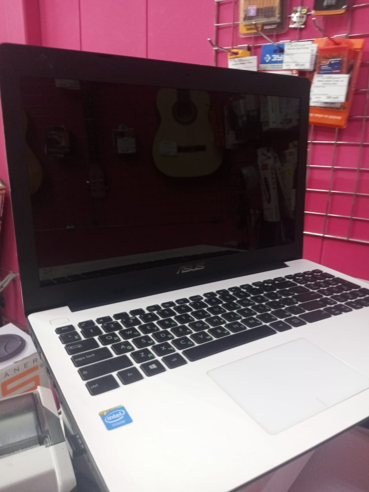 Ноутбук ASUS x553