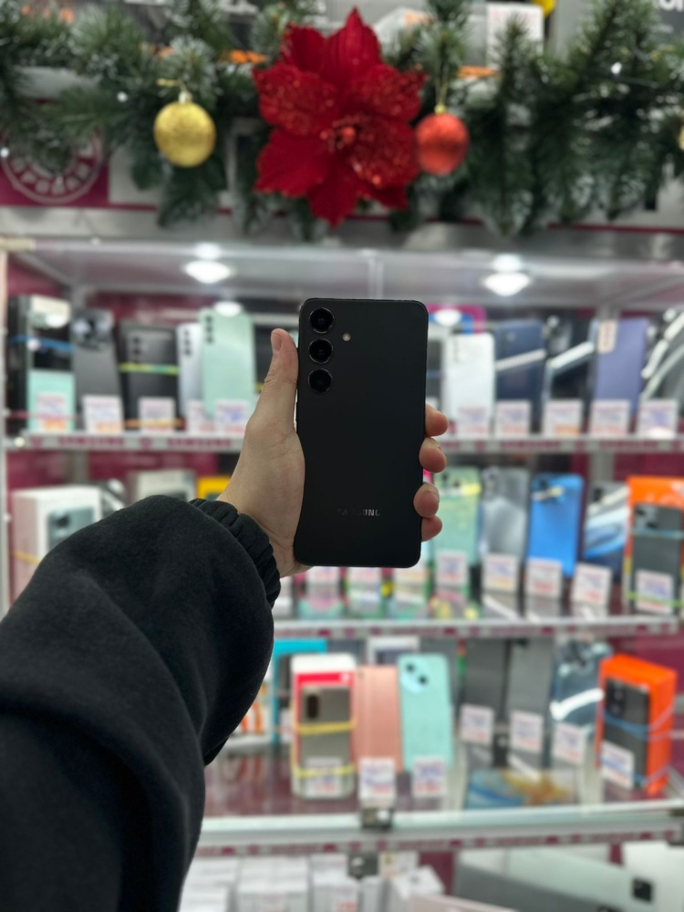 Смартфон Samsung S24 12\256