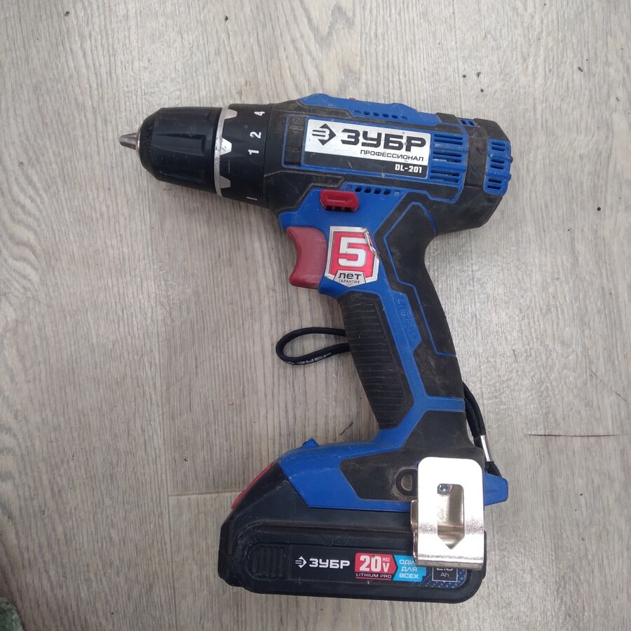 Шуруповерт зубр