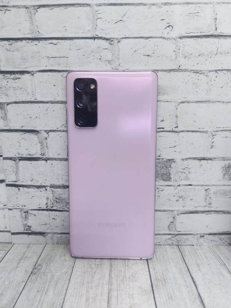 Смартфон Samsung S20 FE 8/128
