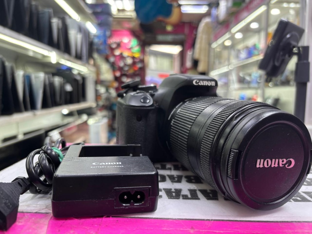 Фотоаппарат Canon 600D