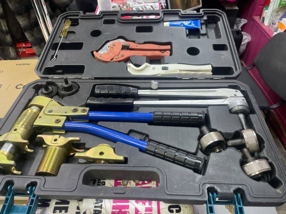 Инструмент для обжима труб 1632