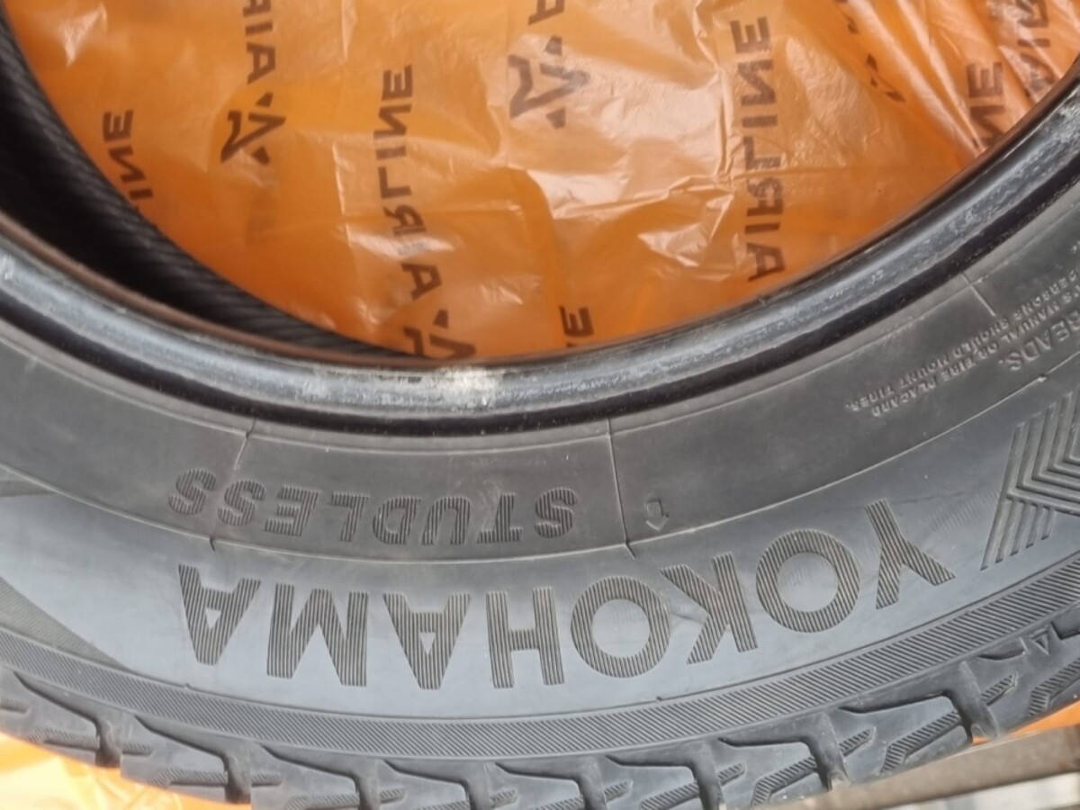 Шины YOKOHAMA липучка 215/65 R17 - 4шт