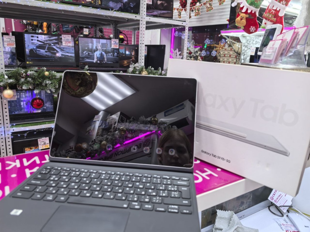 Планшет Samsung s9fe+ 5g 8|128