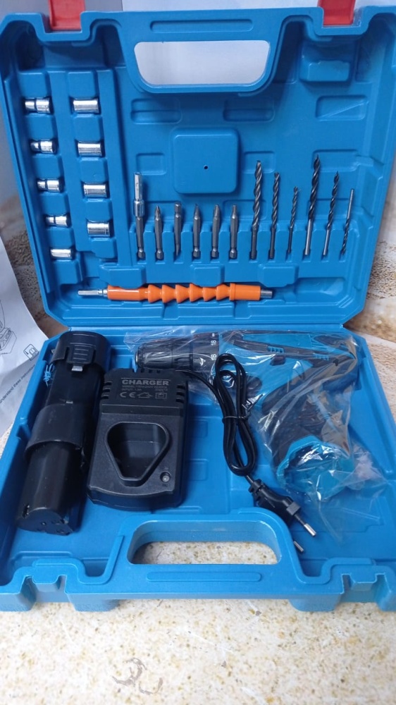 Шуруповерт MAKITA (мал/щеточный)
