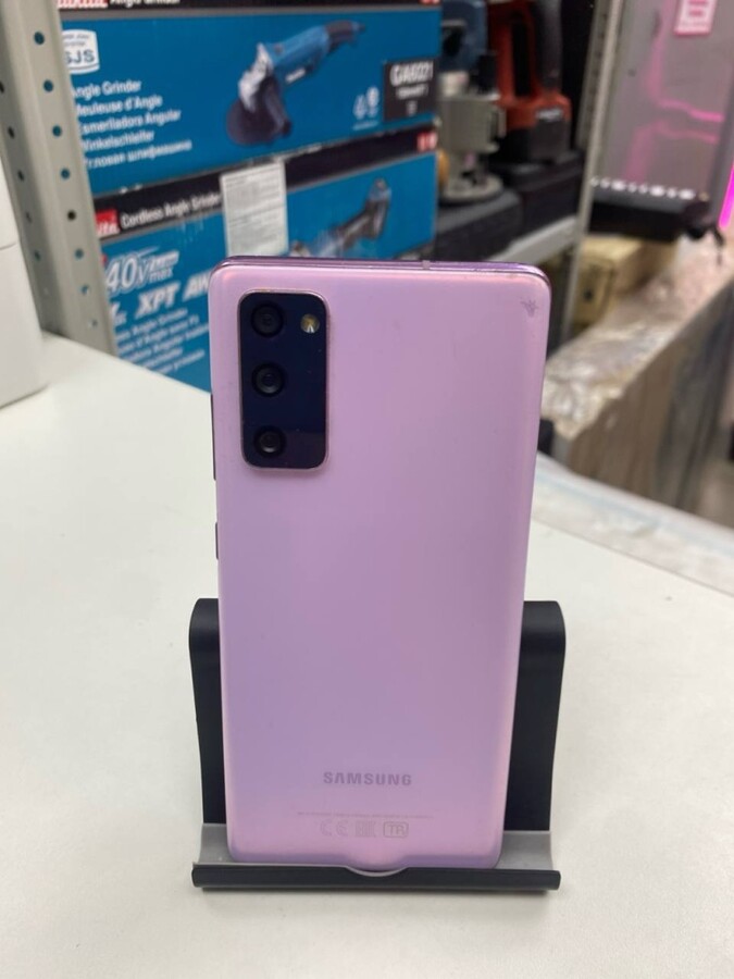 Смартфон Samsung S20 FE 256gb