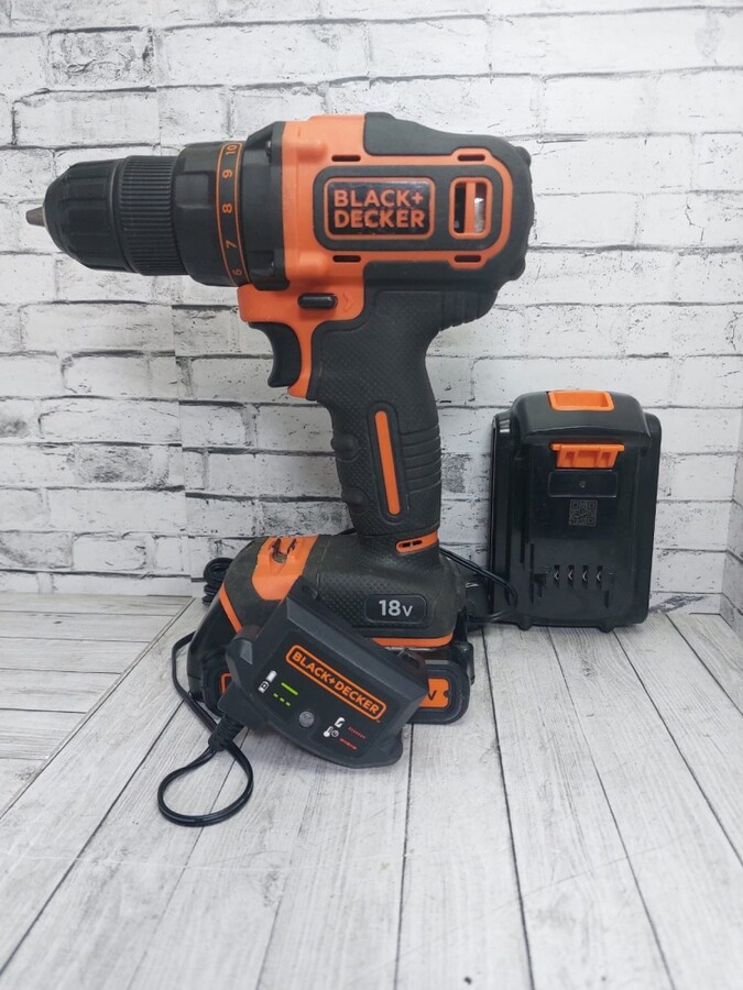 Шуруповерт bLACK&DAKER 18V