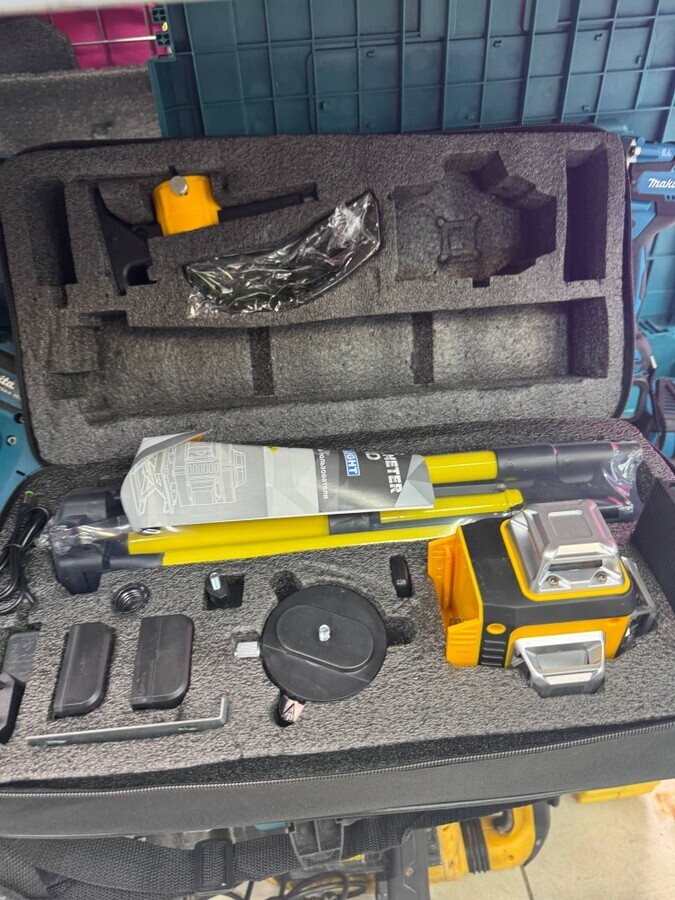 Уровень Dewalt