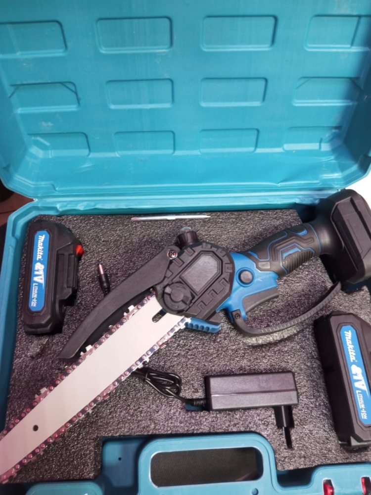 Цепная электропила Makita