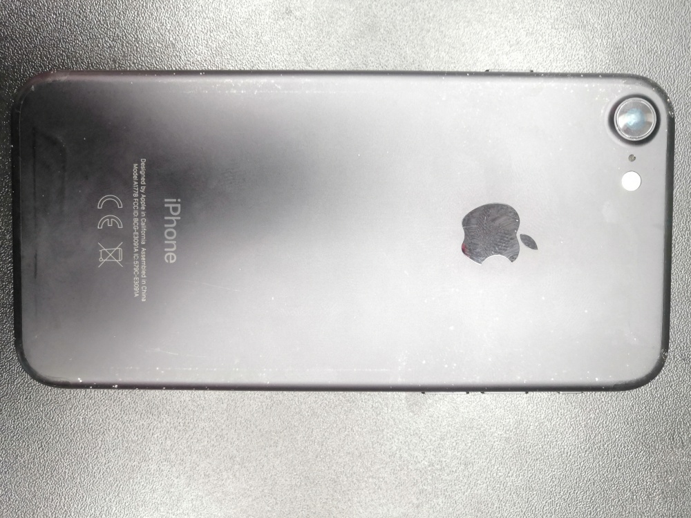 Смартфон iPhone 7 32Gb