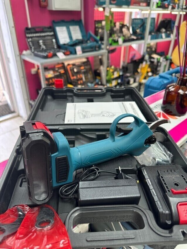 Секатор аккумуляторный MKT