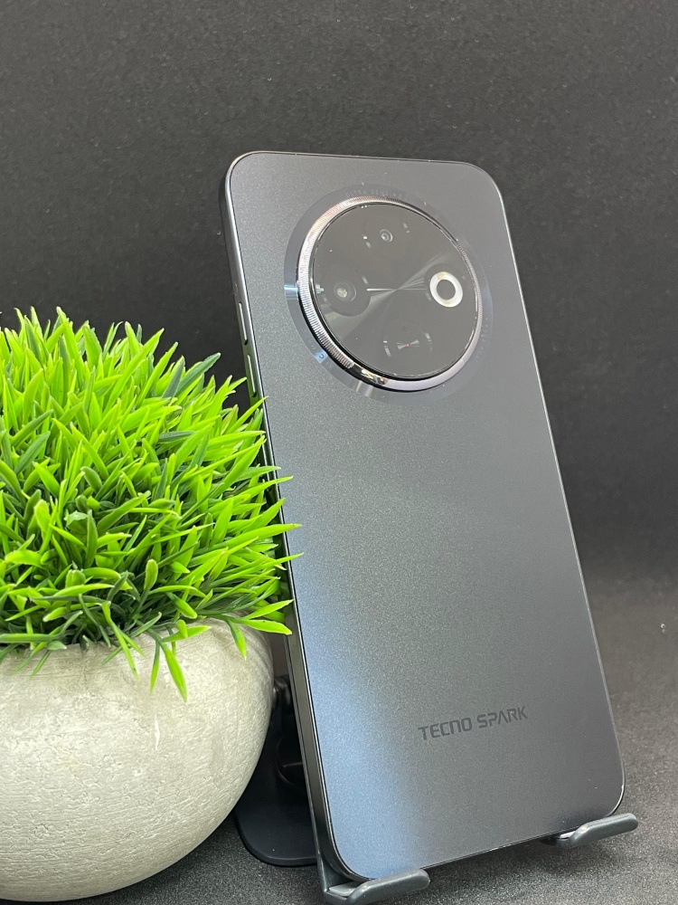 Мобильный телефон Tecno Spark 30C 8/256