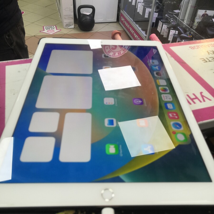 Планшет Apple iPad PRO 12.9* A1652
