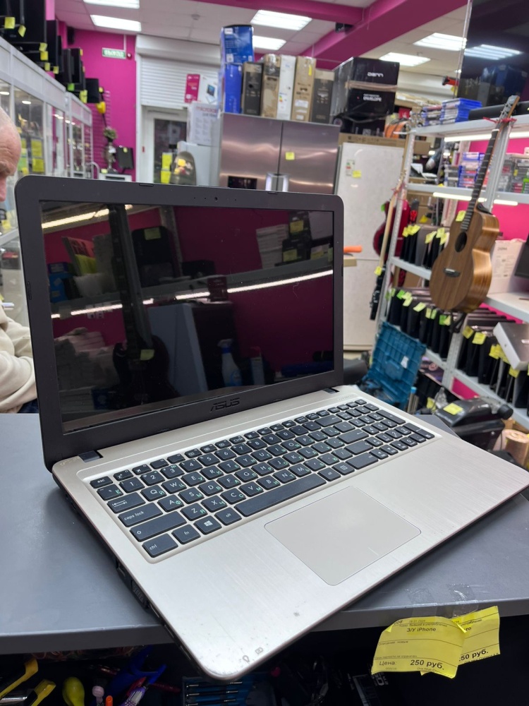 Ноутбук ASUS QCWB335