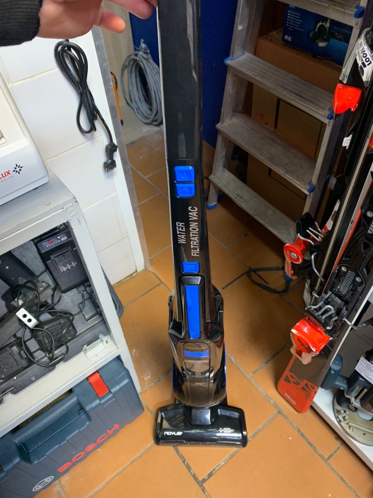 Моющий пылесос ROVUS