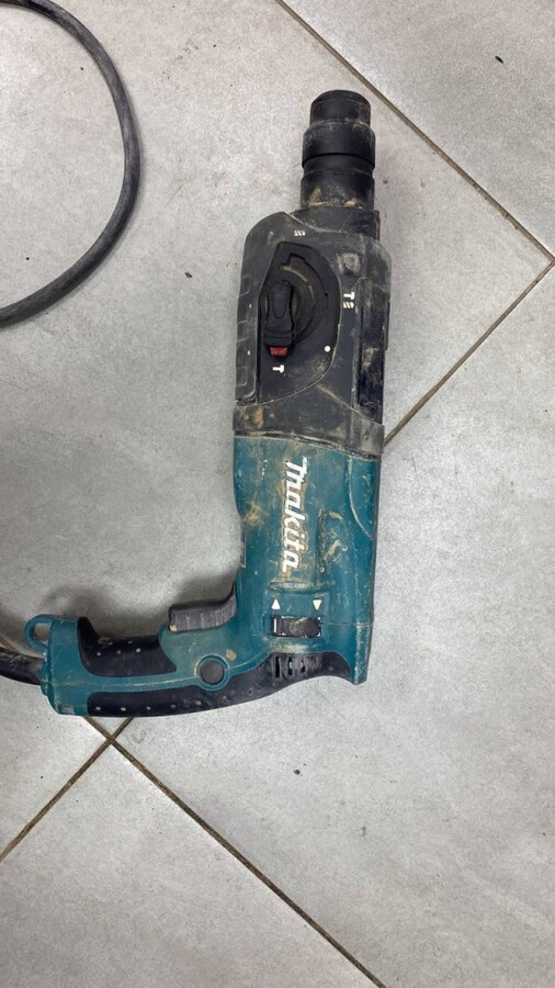 Перфоратор MAKITA HR2470