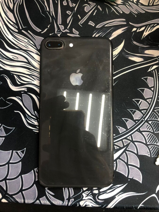 Смартфон iPhone 8+ 64 Gb
