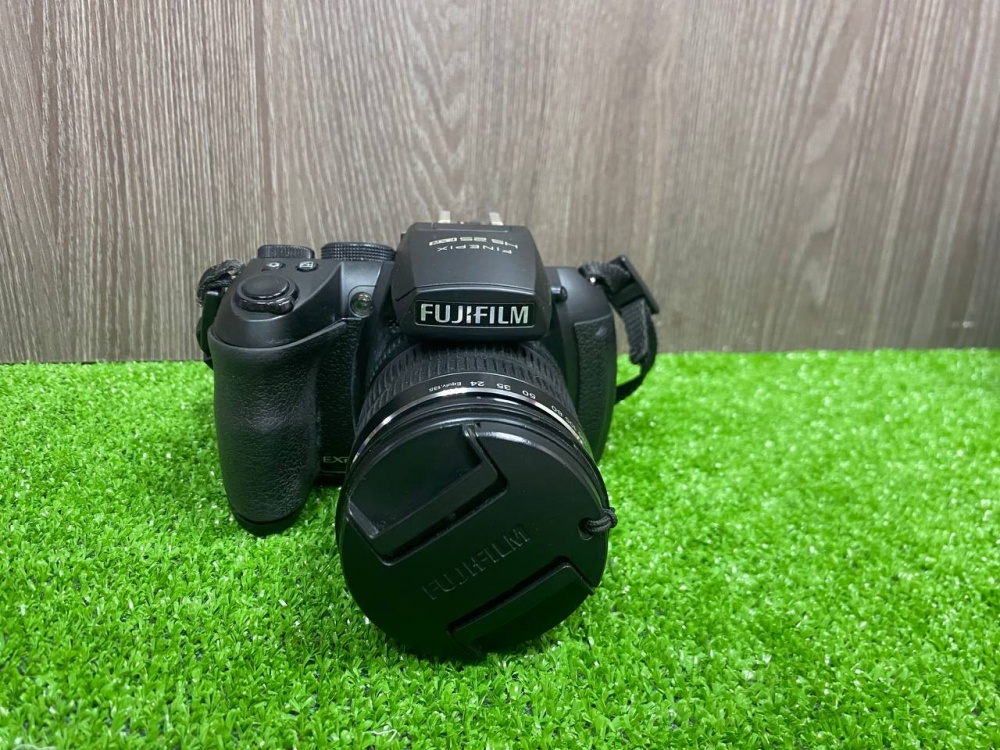 Фотоаппарат FUDJIFILM HS 25EXR