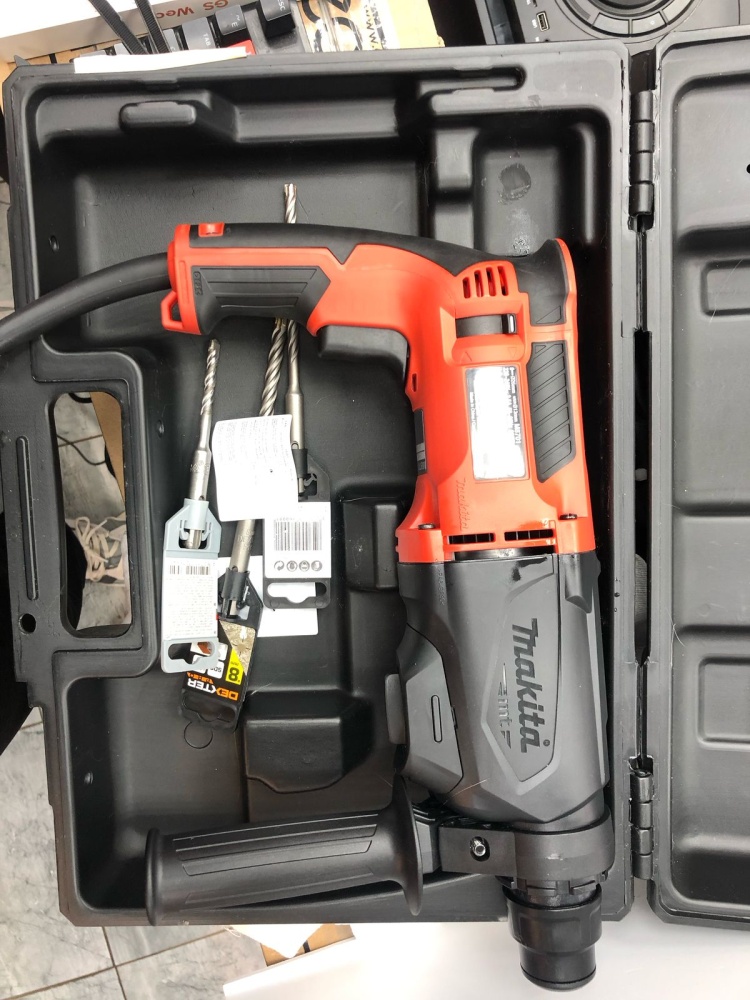Перфоратор Makita m8701