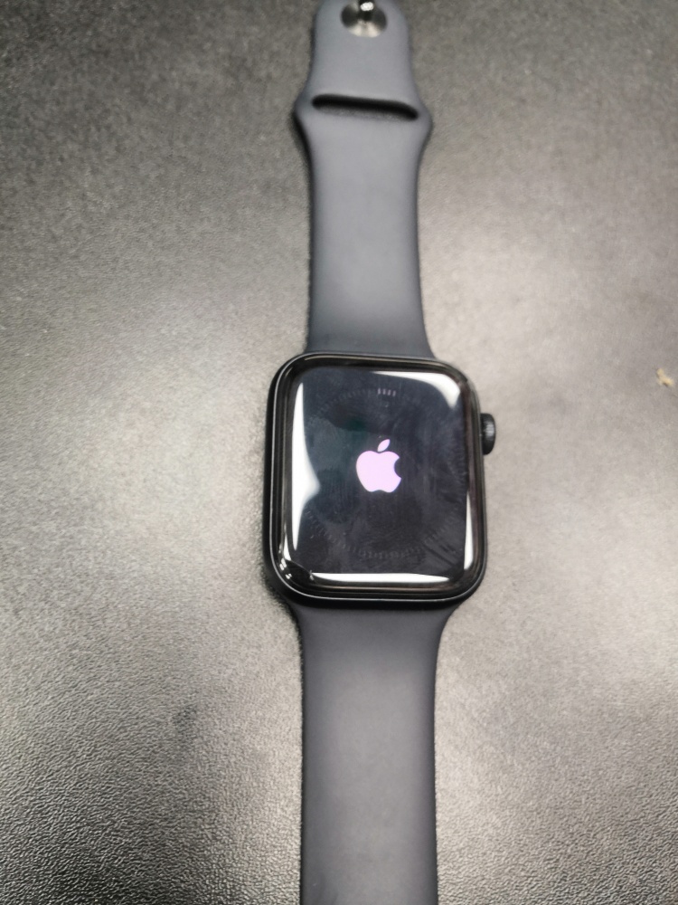 Часы Apple se 44mm