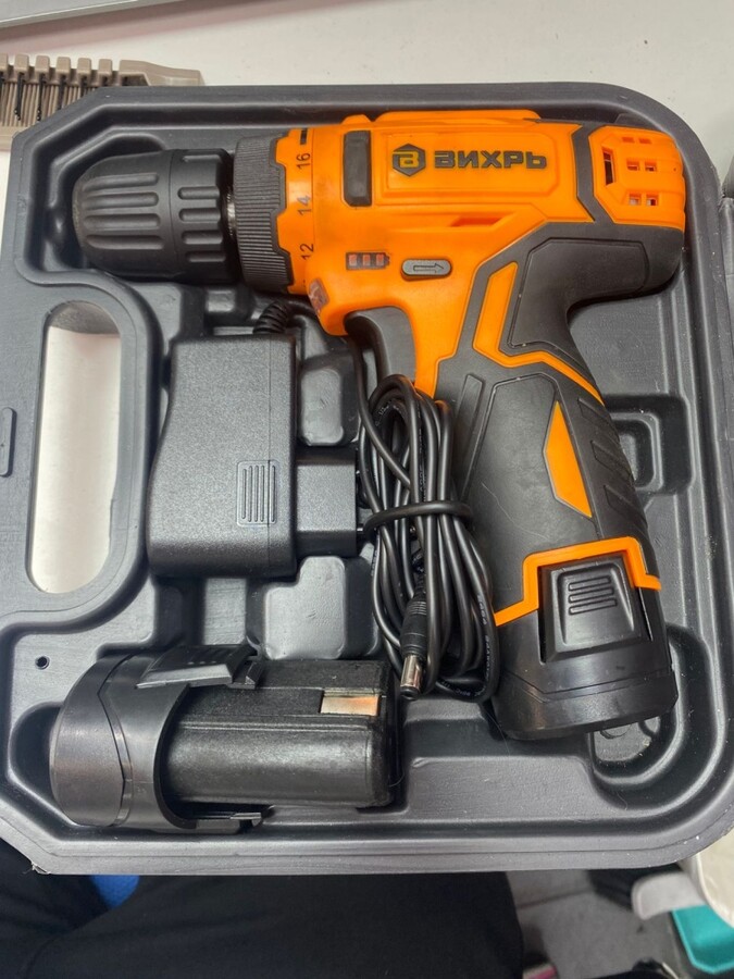 Шуруповерт Вихрь