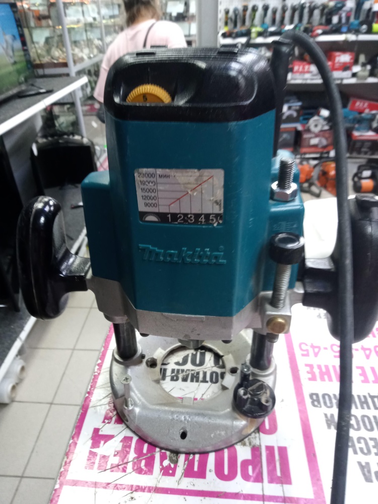 Фрезер MAKITA 3612C
