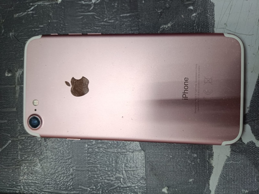 Смартфон iPhone 7 32Gb