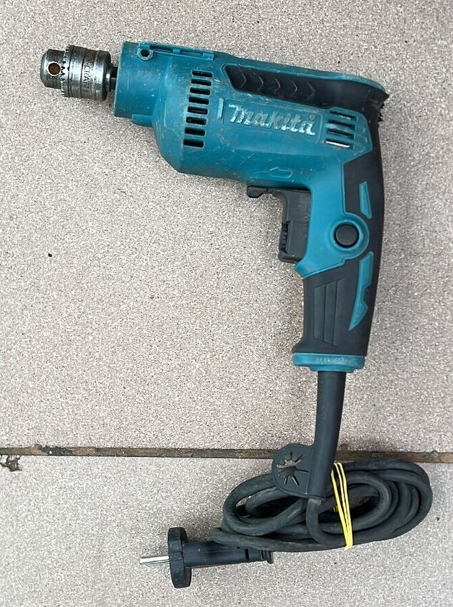 Дрель Makita DP2010