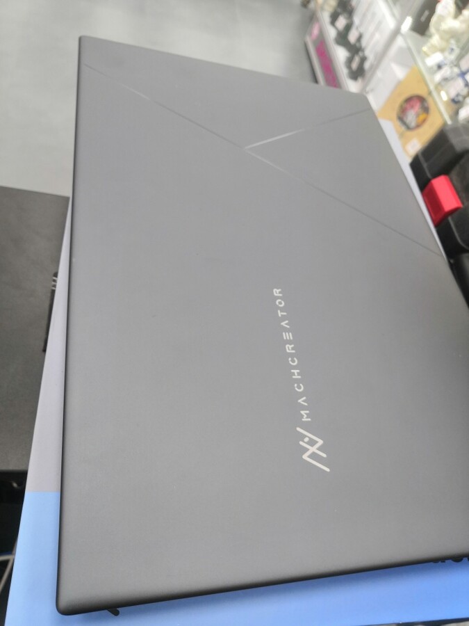 Ноутбук machreator