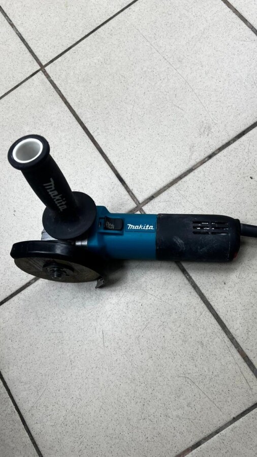 УШМ (Болгарка)  makita 9558hb