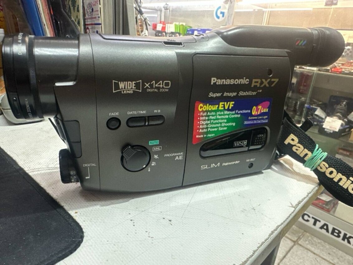 Видеокамера Panasonic касета  2акб комплект