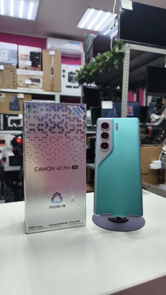 Смартфон Tecno Camon 40 Pro 5G 12/256GB