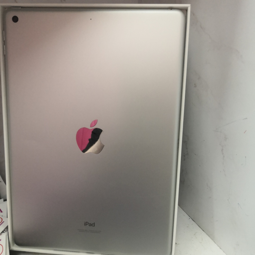 Планшет Apple iPad Air 9 поколения A2602