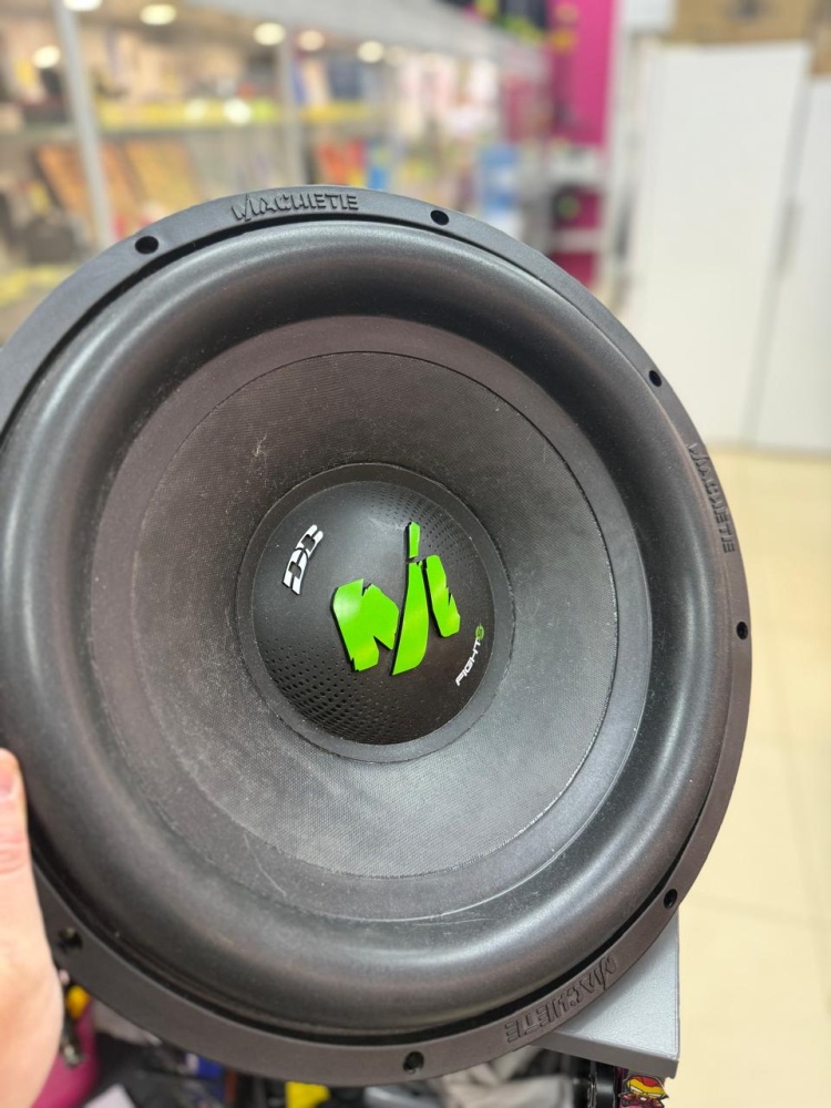 Автосабвуфер Machete Fight 15s