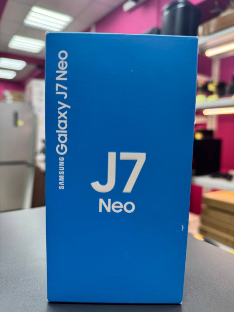 Смартфон Samsung J7 NEO 2\16 Гб