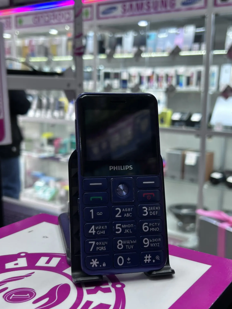 Мобильный телефон Philips Xenium E207