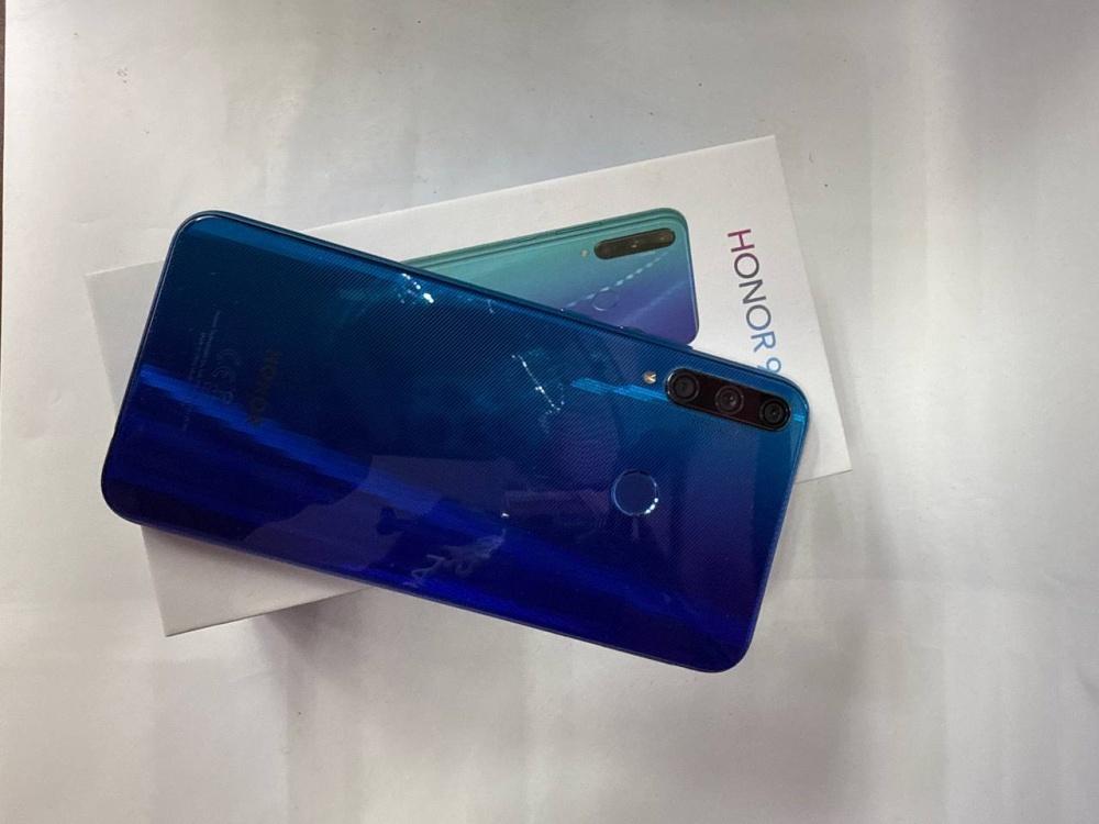 Смартфон Honor 9C 4/64