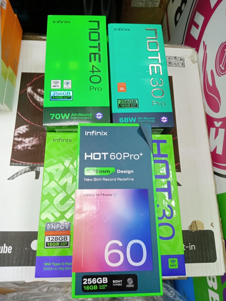 Мобильный телефон Infinix HOT 60 PRO+